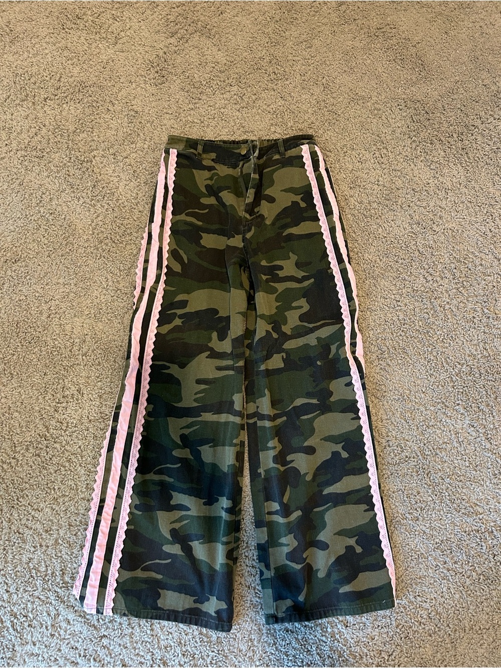 Oddi Camo Wide-Leg pink stripe pants